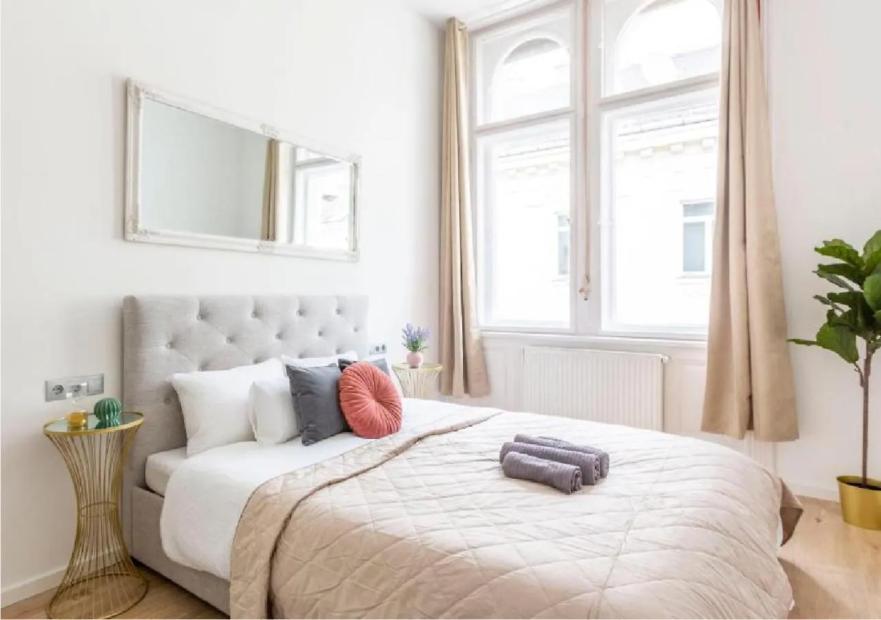 Exclusive Veres Palne Apartment By Cavaland Budapeşte Macaristan